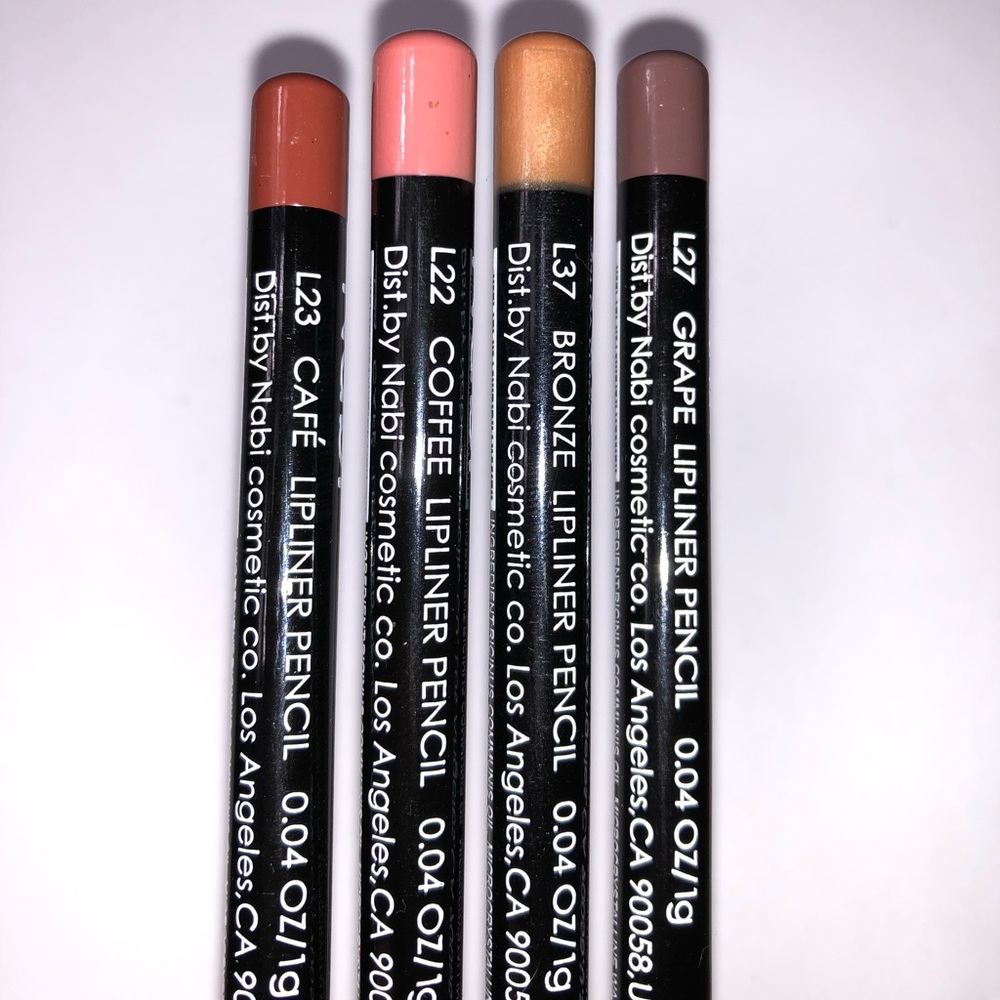 3/$15💛 4 Lip liners